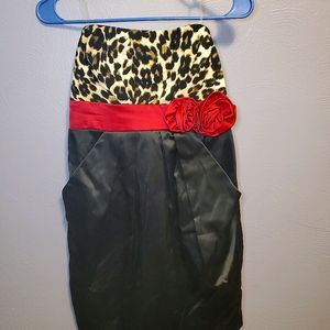 Size 7 strapless knee length dress